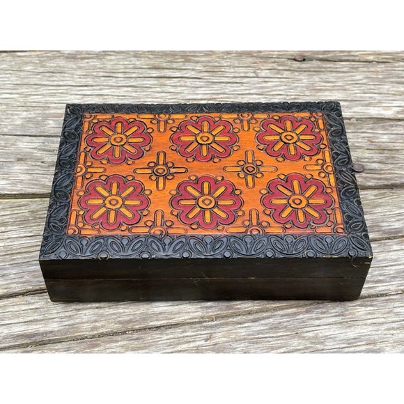 Vintage 1980s Carved Wood Medallions Trinket jewelry box Boho - Picture 1 of 12